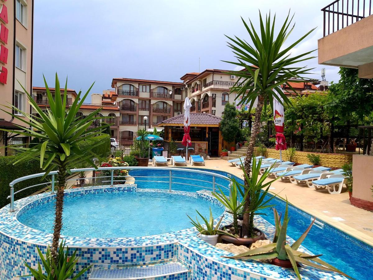 Family Hotel Rainbow Sveti Vlas Exterior photo