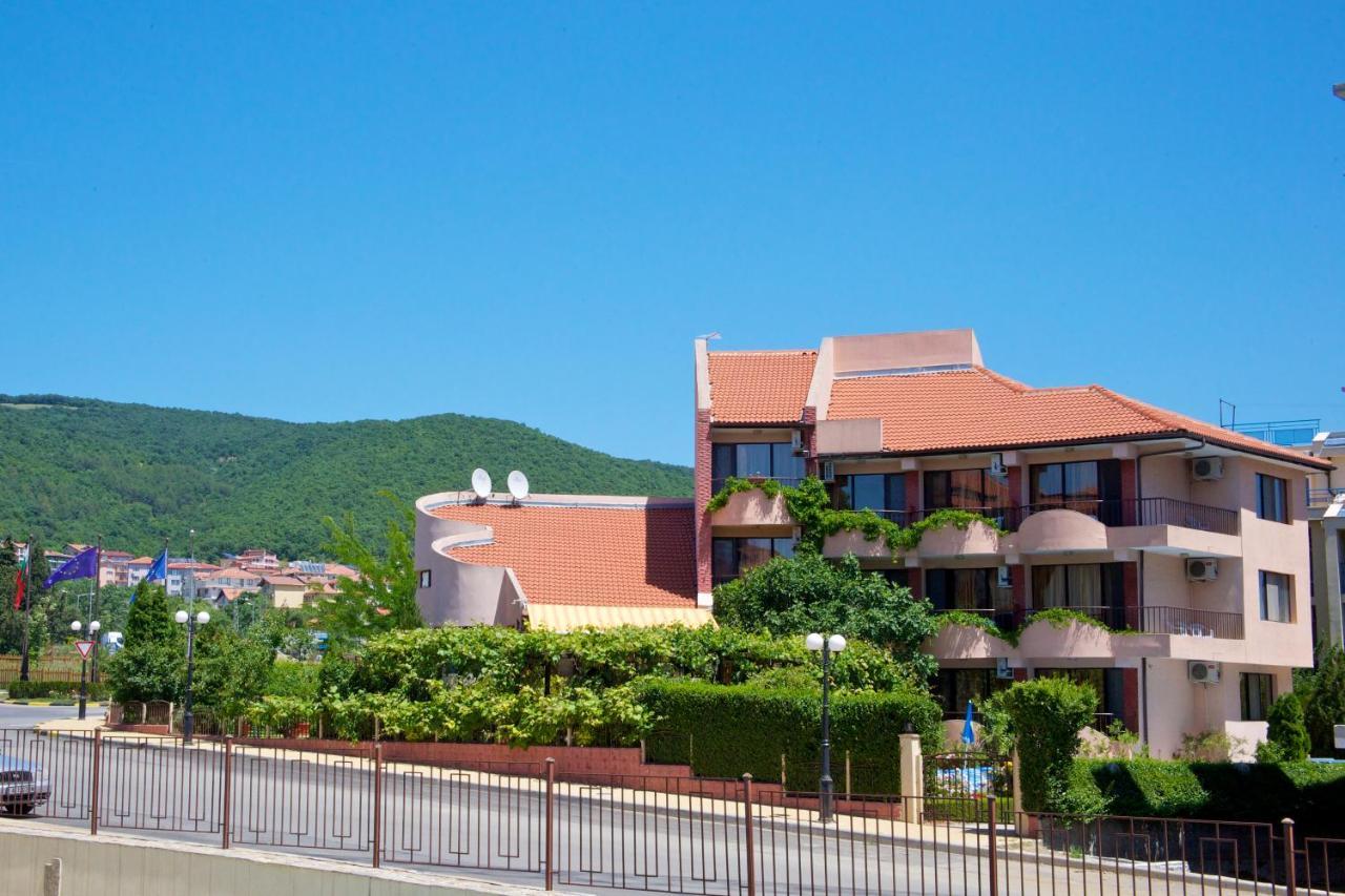 Family Hotel Rainbow Sveti Vlas Exterior photo