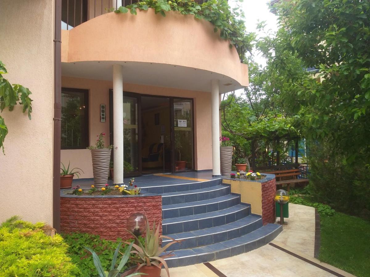 Family Hotel Rainbow Sveti Vlas Exterior photo