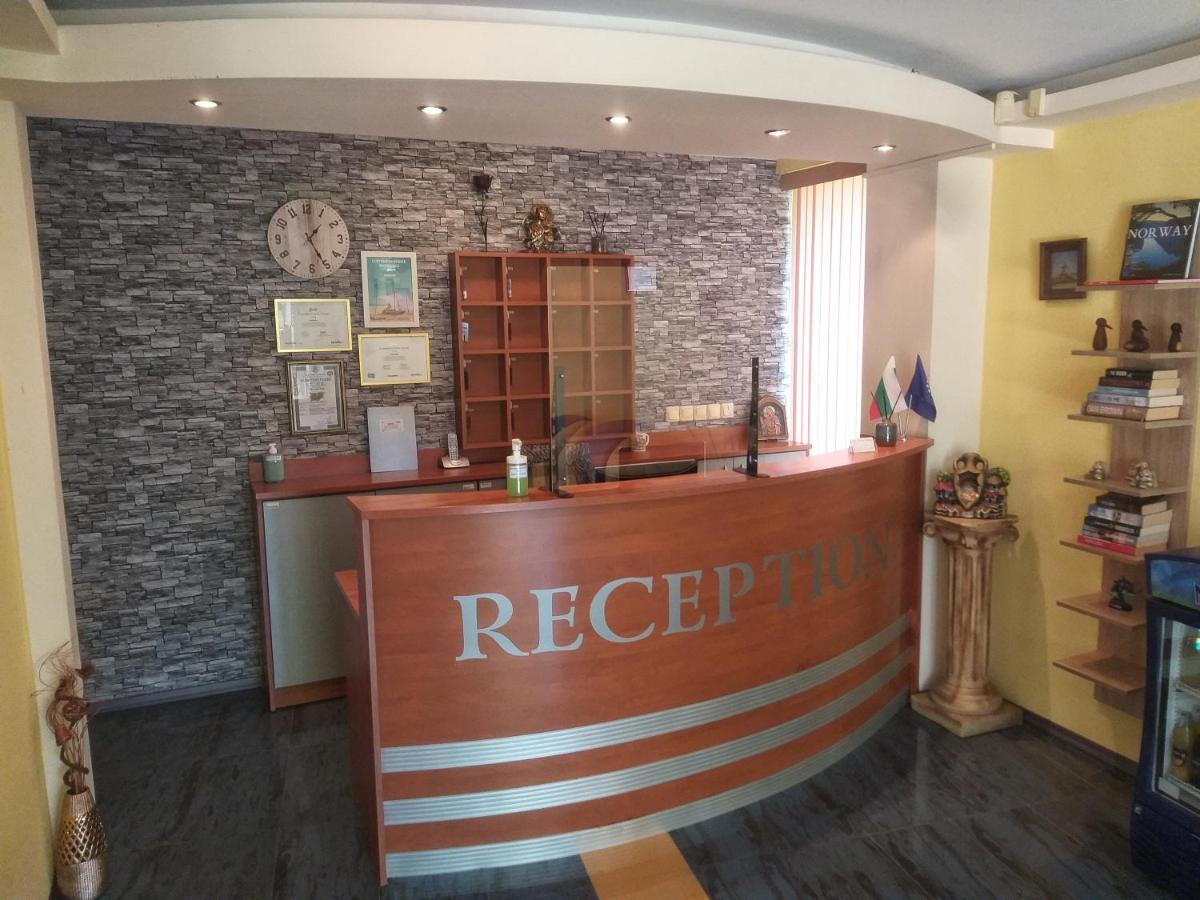 Family Hotel Rainbow Sveti Vlas Exterior photo